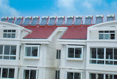 新疆伊犁仁和蘋(píng)果社區(qū)太陽(yáng)能熱水器工程