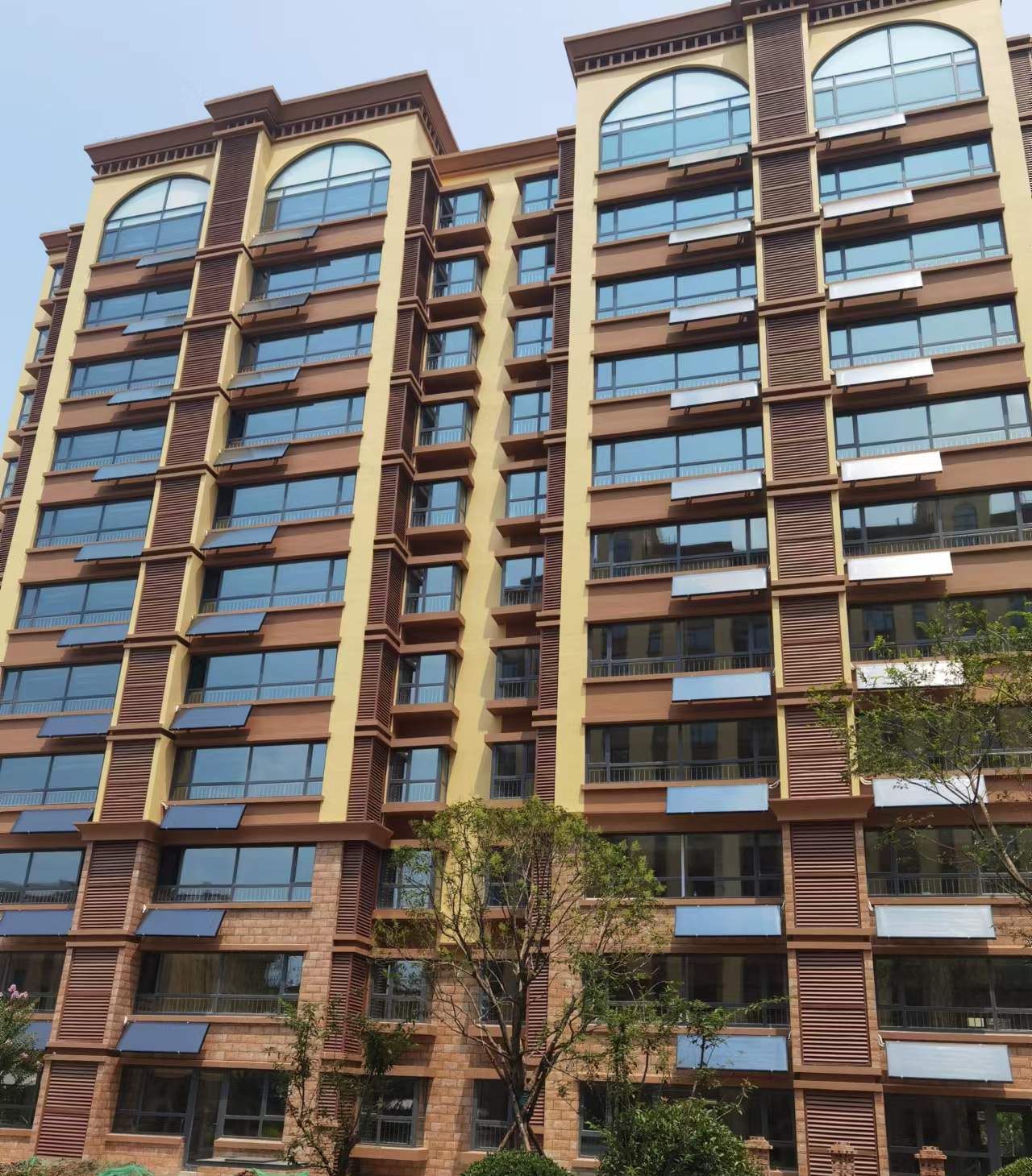 冷水溝村等四村城中村(新東站安置二區(qū))改造村民安置用房項(xiàng)目太陽(yáng)能熱水工程